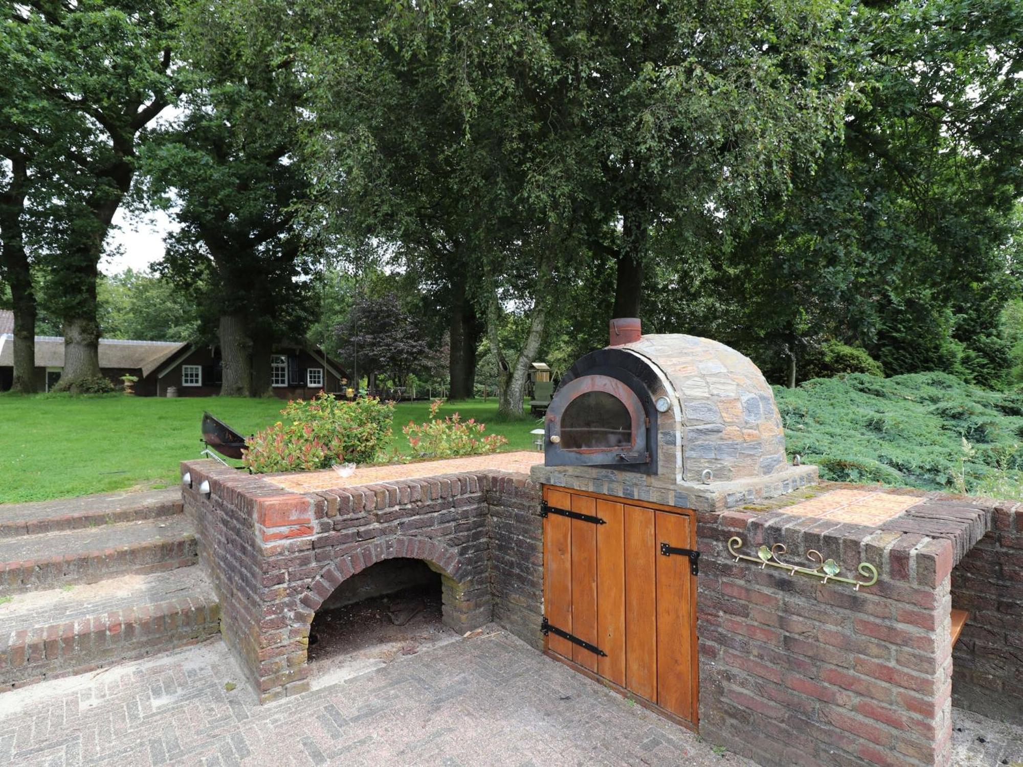 Villa On An Estate In Rheezerveen With Garden المظهر الخارجي الصورة